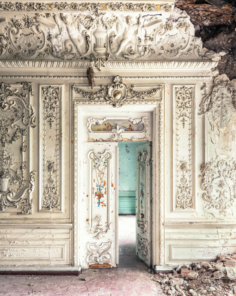 Ancienne pièce de réception d’un palais ukrainien devenu école avant d’être progressivement abandonné.